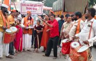 पथनाट्यातून गणेश मूर्तीदान व संकलनाचा संदेश; पिंपळे गुरव घाटावर १,५०० मूर्तींचे संकलन