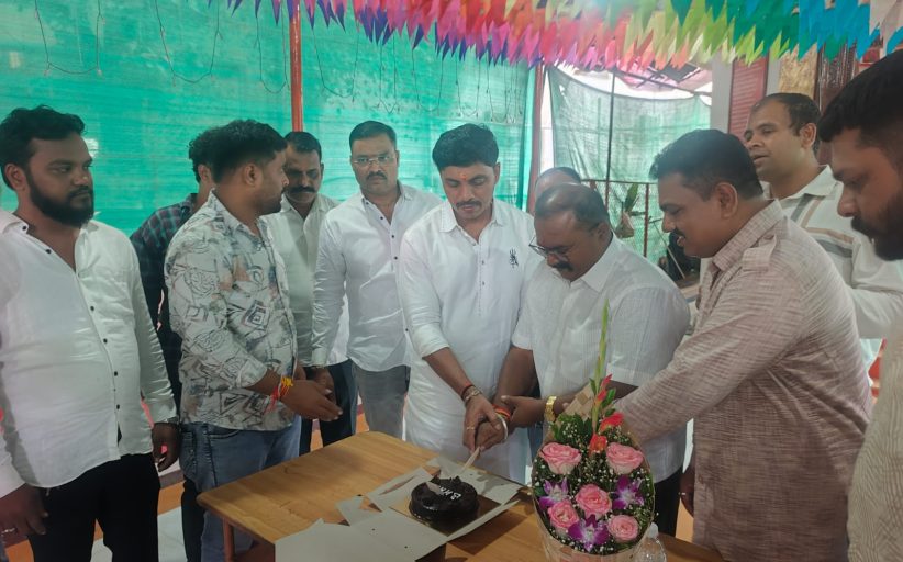 वाढदिवसानिमित्त सामाजिक बांधिलकी जपत सचिन काळभोर यांचा अनोखा उपक्रम