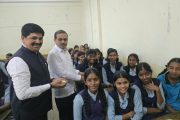 भारतीय जैन संघटनेच्या शाळेत पंतप्रधान नरेंद्र मोदी आणि  कामगारनेते यशवंत भोसले यांच्या वाढदिवसानिमित्त चित्रकला उपक्रम