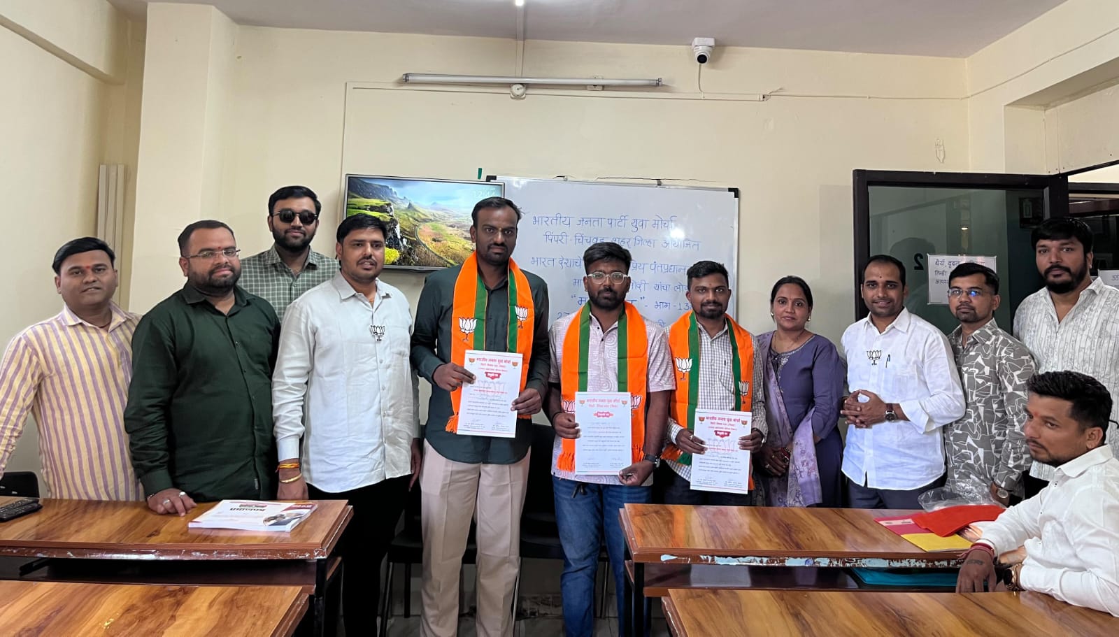 पिंपरी-चिंचवडमध्ये युवा मोर्चात असंख्य युवकांचा जाहीर प्रवेश; दिनेश यादव यांच्या नेतृत्वाखाली भाजयुमोला युवकांचा वाढता प्रतिसाद