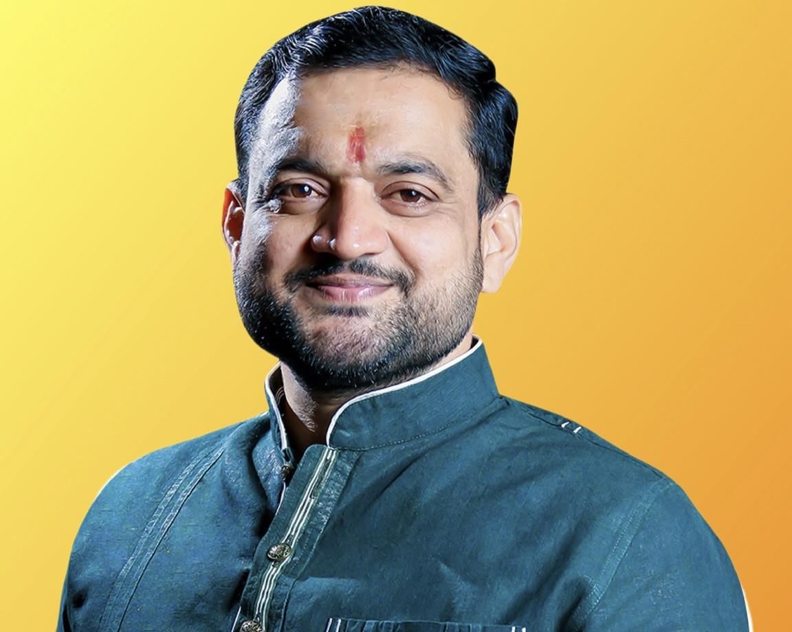 मावळचे आमदार सुनील शेळके यांच्या सुरक्षेचा प्रश्न ऐरणीवर; पाळत ठेवणाऱ्या व्यक्तीला पोलिसांनी घेतले ताब्यात
