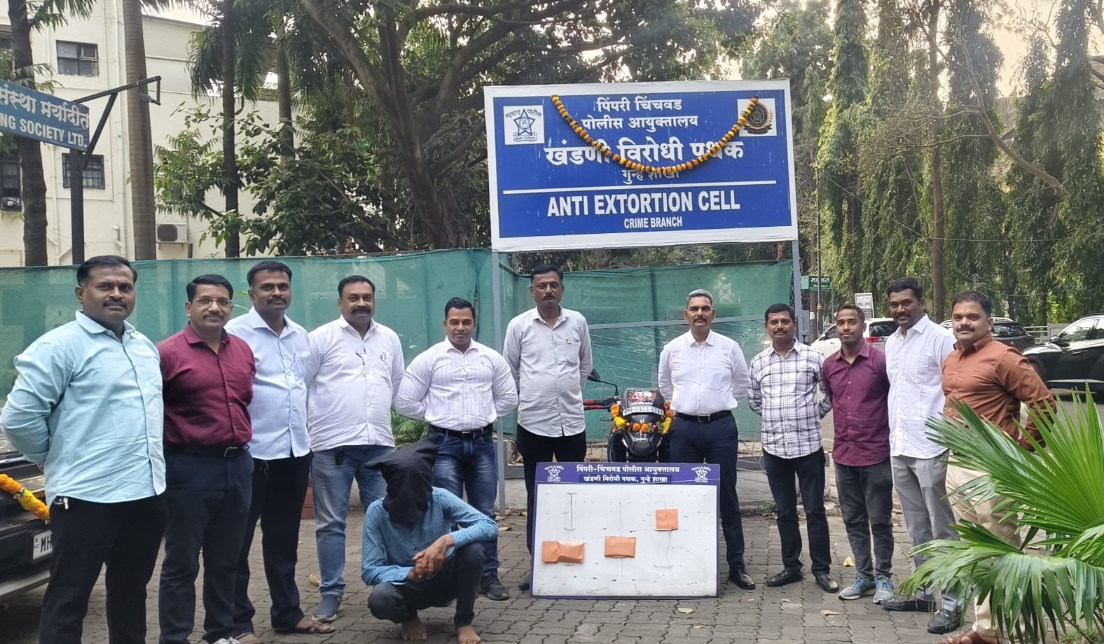 इन्स्टाग्रामवरील फेक आयडीद्वारे ब्लॅकमेलिंग; ५० हजारांच्या खंडणीसह‌ तरुणाच्या मैत्रिणीकडे शारीरिक संबंधाची मागणी करणाऱ्या आरोपीला अटक