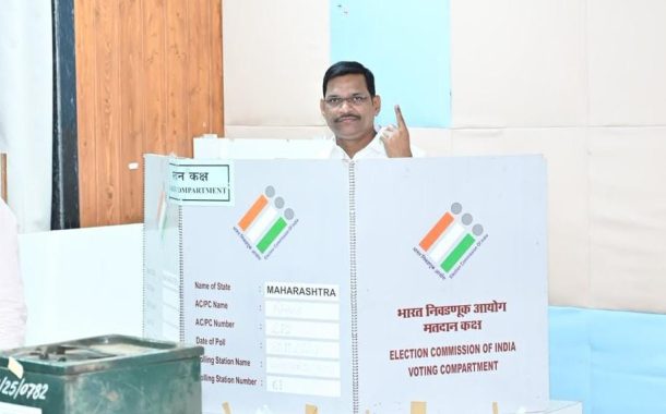 आमदार शंकर जगताप यांनी पुणे पदवीधर निवडणुकीत बजावला मतदानाचा हक्क!