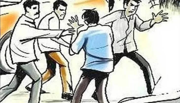पिंपरीतील महात्मा फुले महाविद्यालयाबाहेर विद्यार्थ्याला मारहाण; पाच जणांविरोधात गुन्हा दाखल